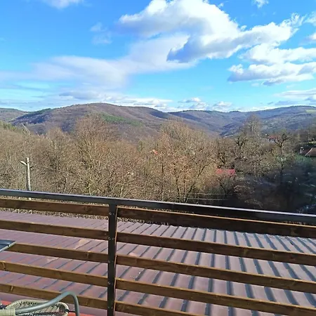 къща тодо̀рица *