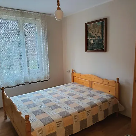 къща тодо̀рица *