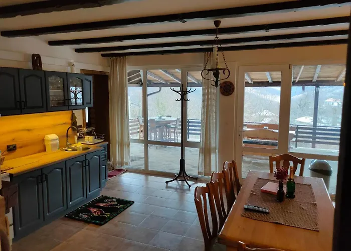 къща тодо̀рица